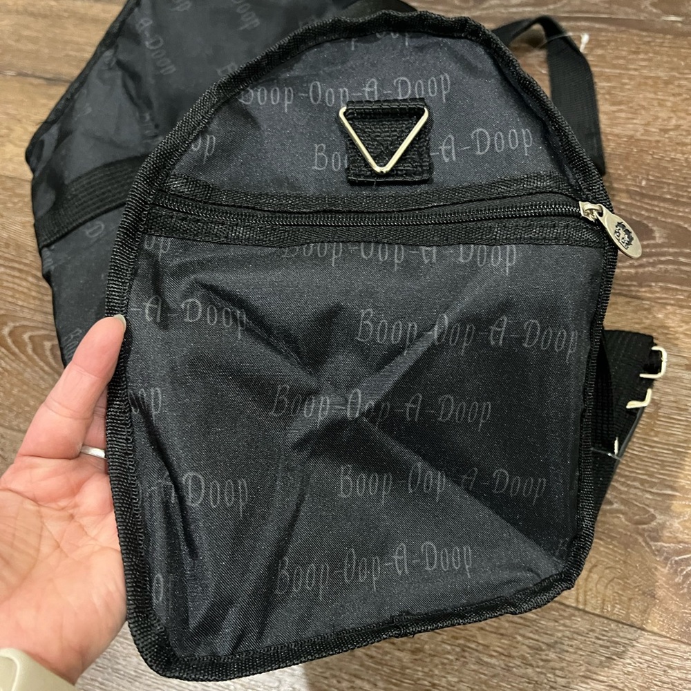 NWT Betty boop duffle bag / weekender travel bag black and white - Picture 7 of 14